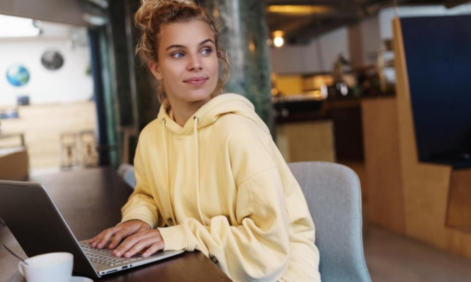 Moderne Lernumgebung für Large Language Models mit interaktiven Bildschirmen